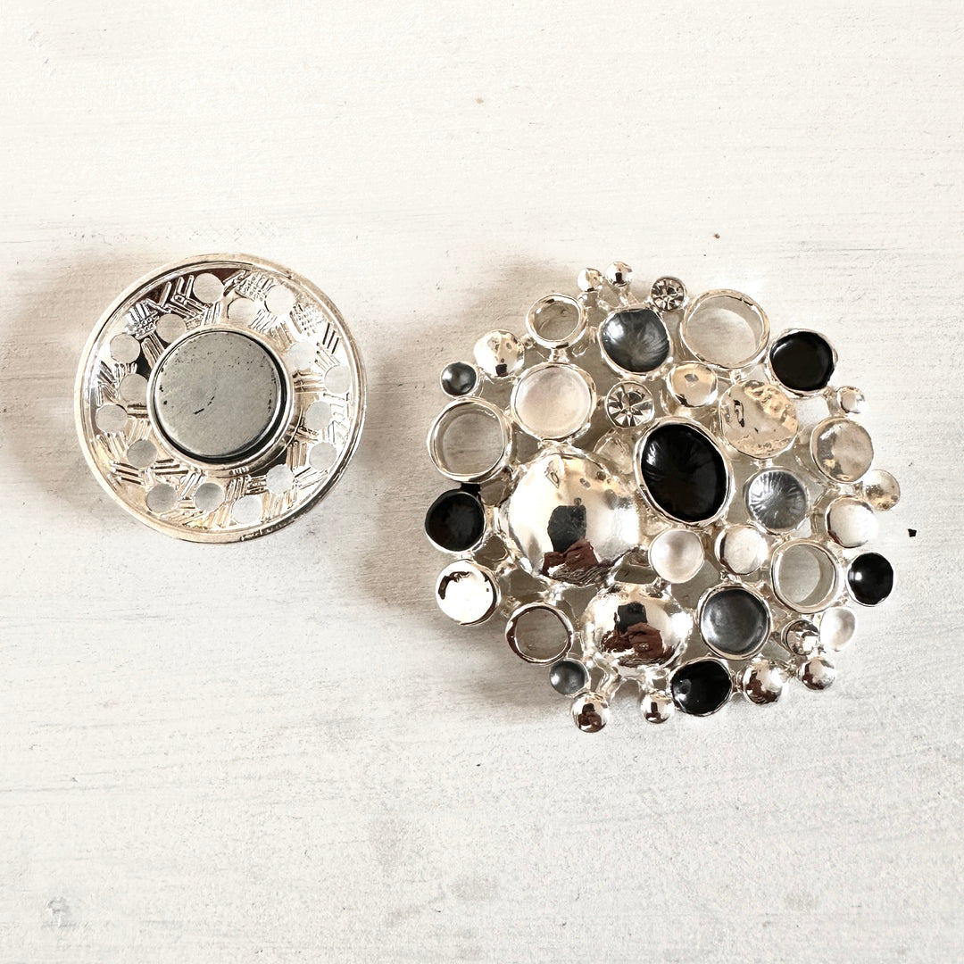 Magnetic Multi Circles Scarf Brooch Grey - Sugarplum Boutique