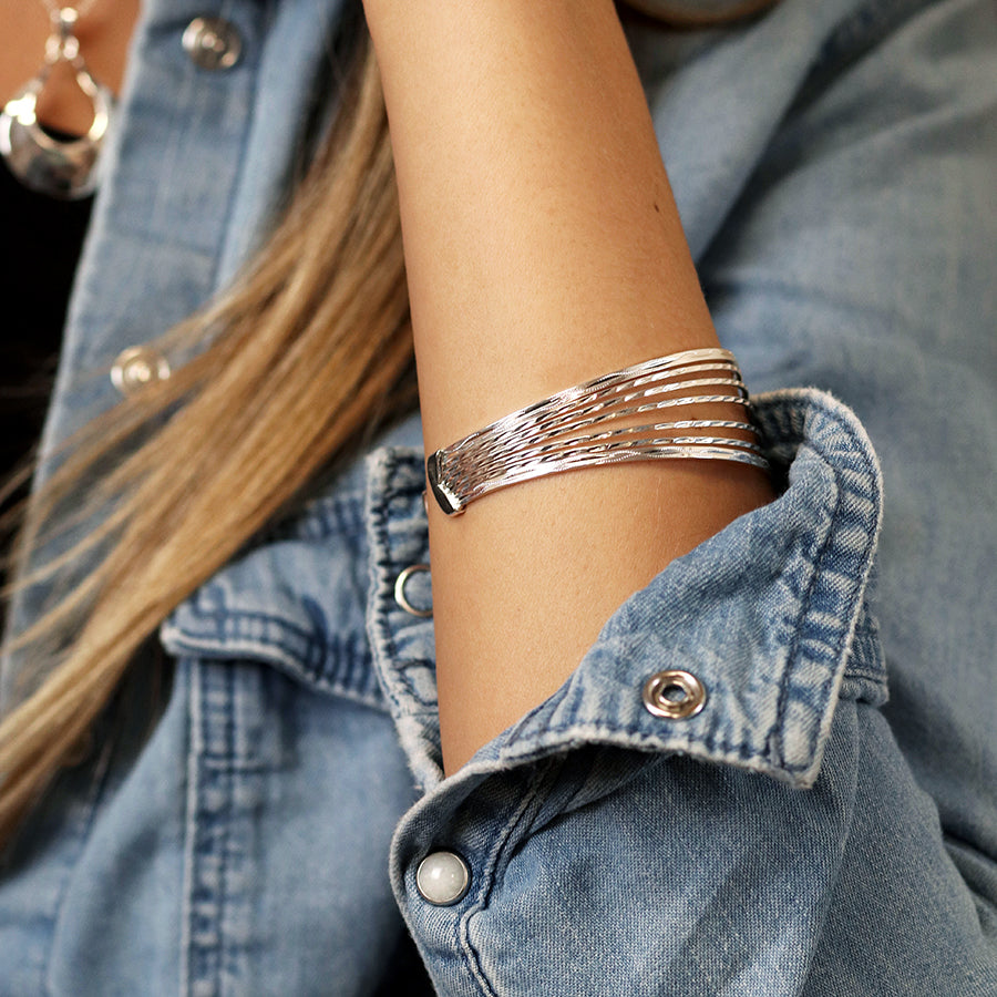 Pom Silver Plated Hammered Multi Strand Bangle – Sugarplum