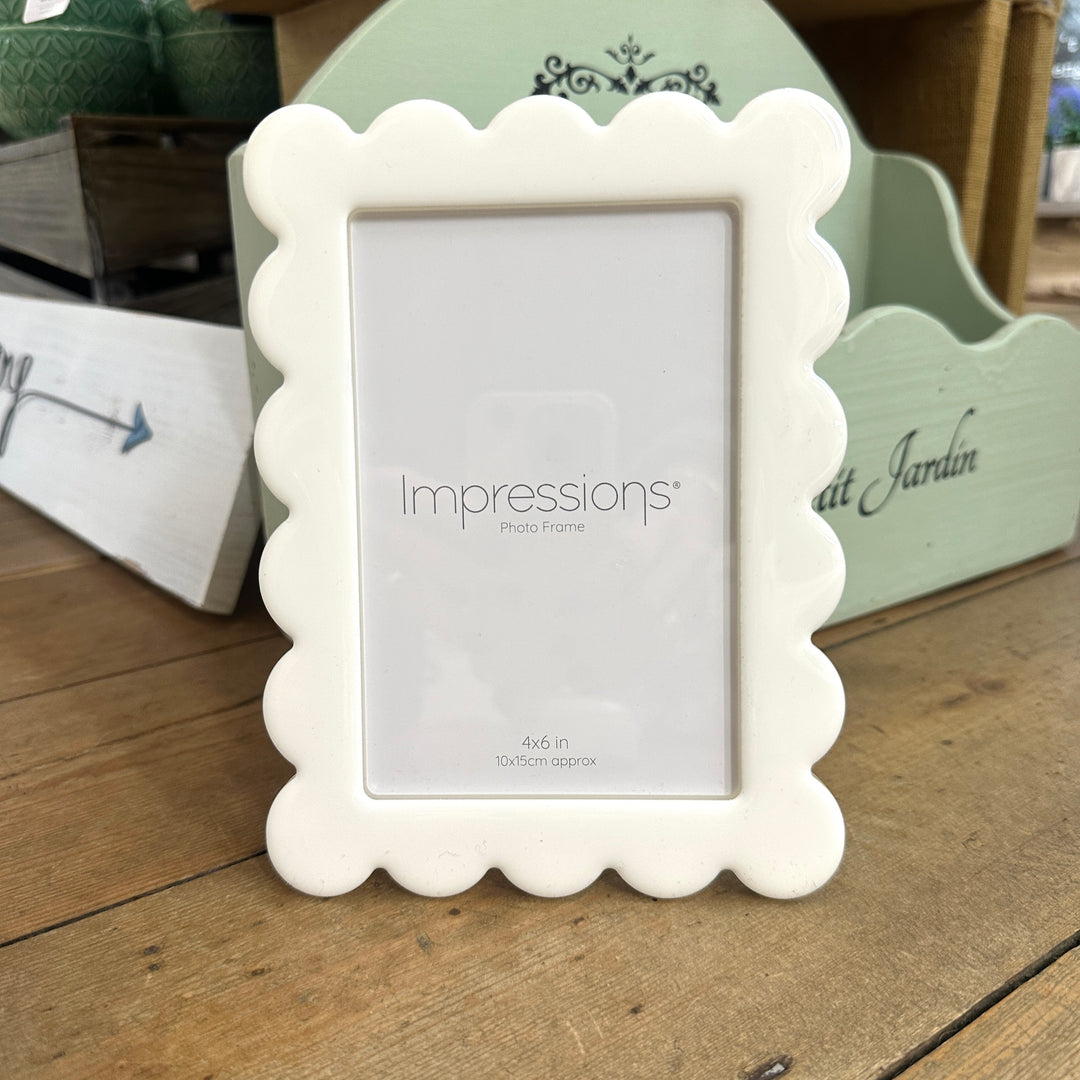 Acrylic and Epoxy Photo Frame Flower Shaped Edge - Sugarplum Boutique