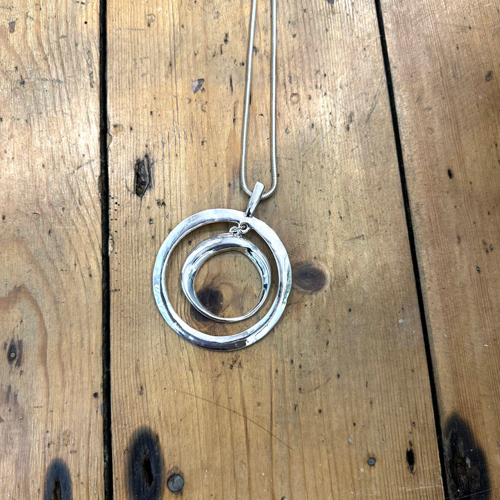 Cheryl Circles Long Necklace Silver - Sugarplum Boutique