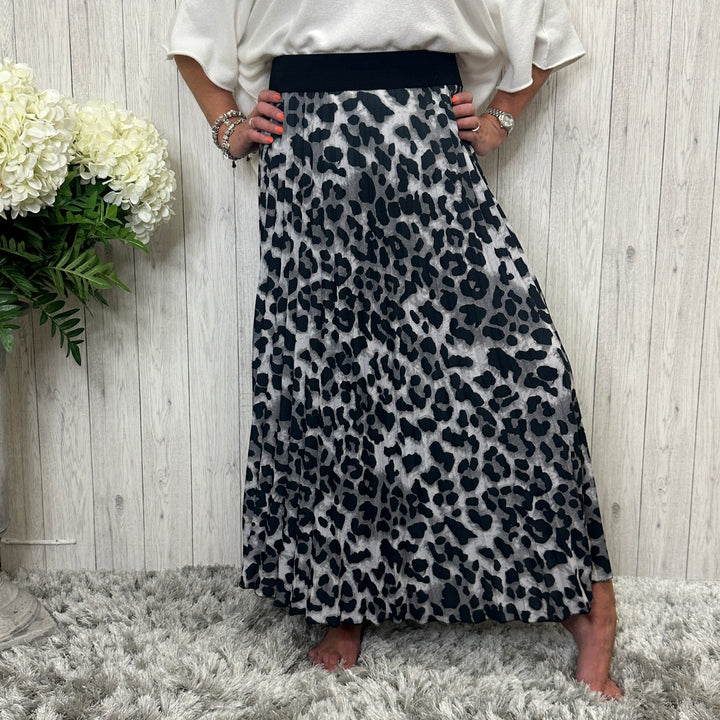 Elisha Animal Print Pleated Skirt Grey - Sugarplum Boutique