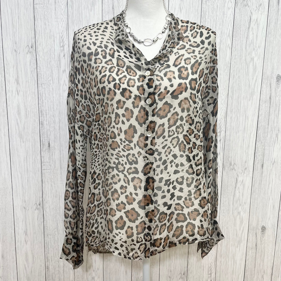Lindos Leopard Print Shirt Stone - Sugarplum Boutique