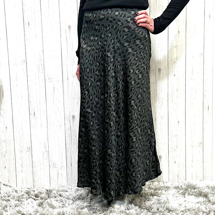 London Leopard Silk Skirt Charcoal - Sugarplum Boutique