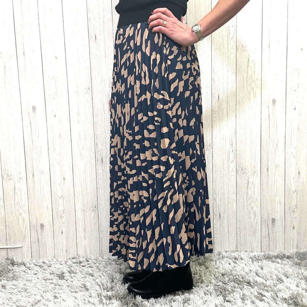 Elisha Pleated Skirt Navy - Sugarplum Boutique