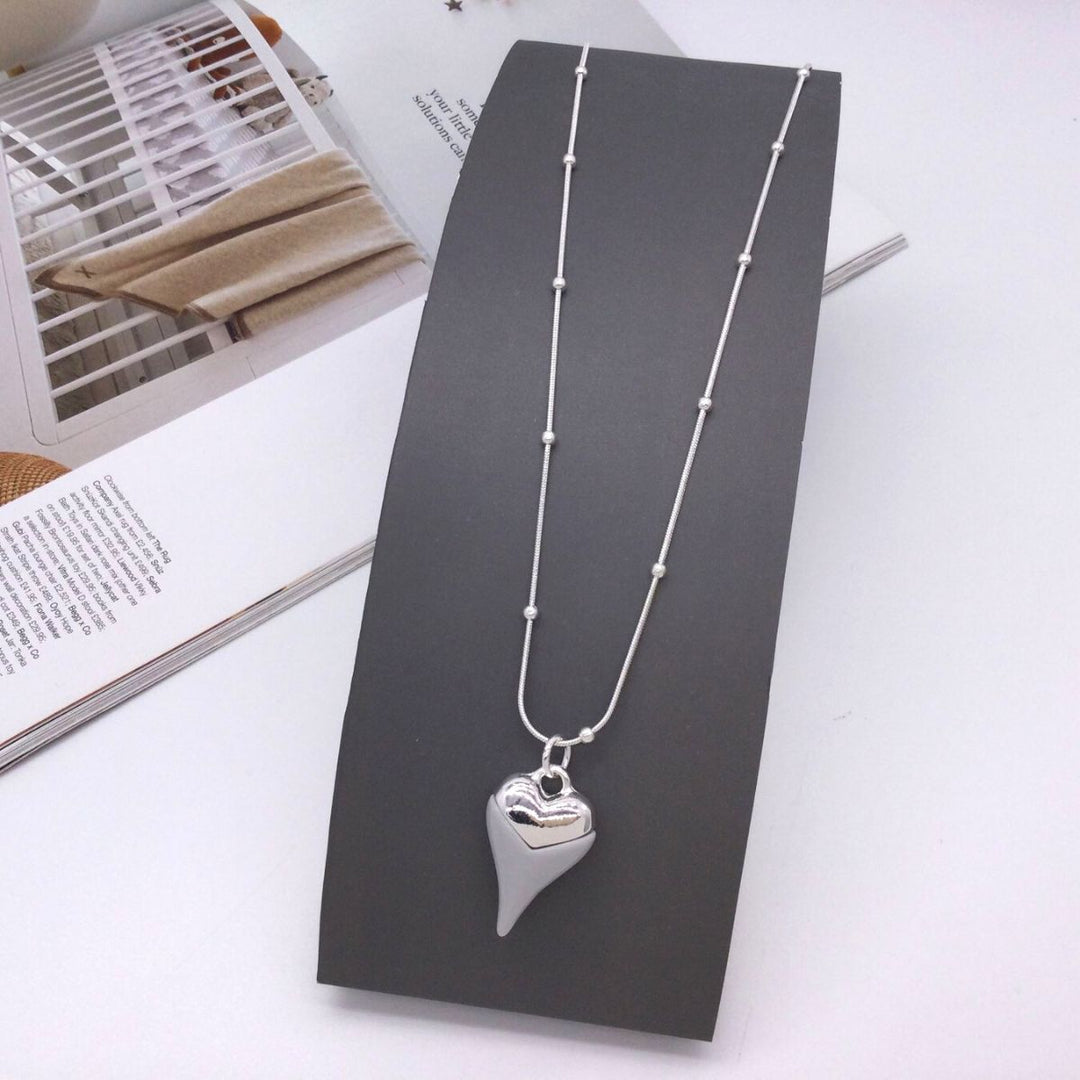 Grey Silver Heart Short Necklace - Sugarplum Boutique