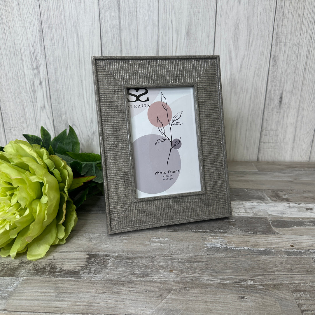 Grey Wood Photo Frame 4x6 - Sugarplum Boutique