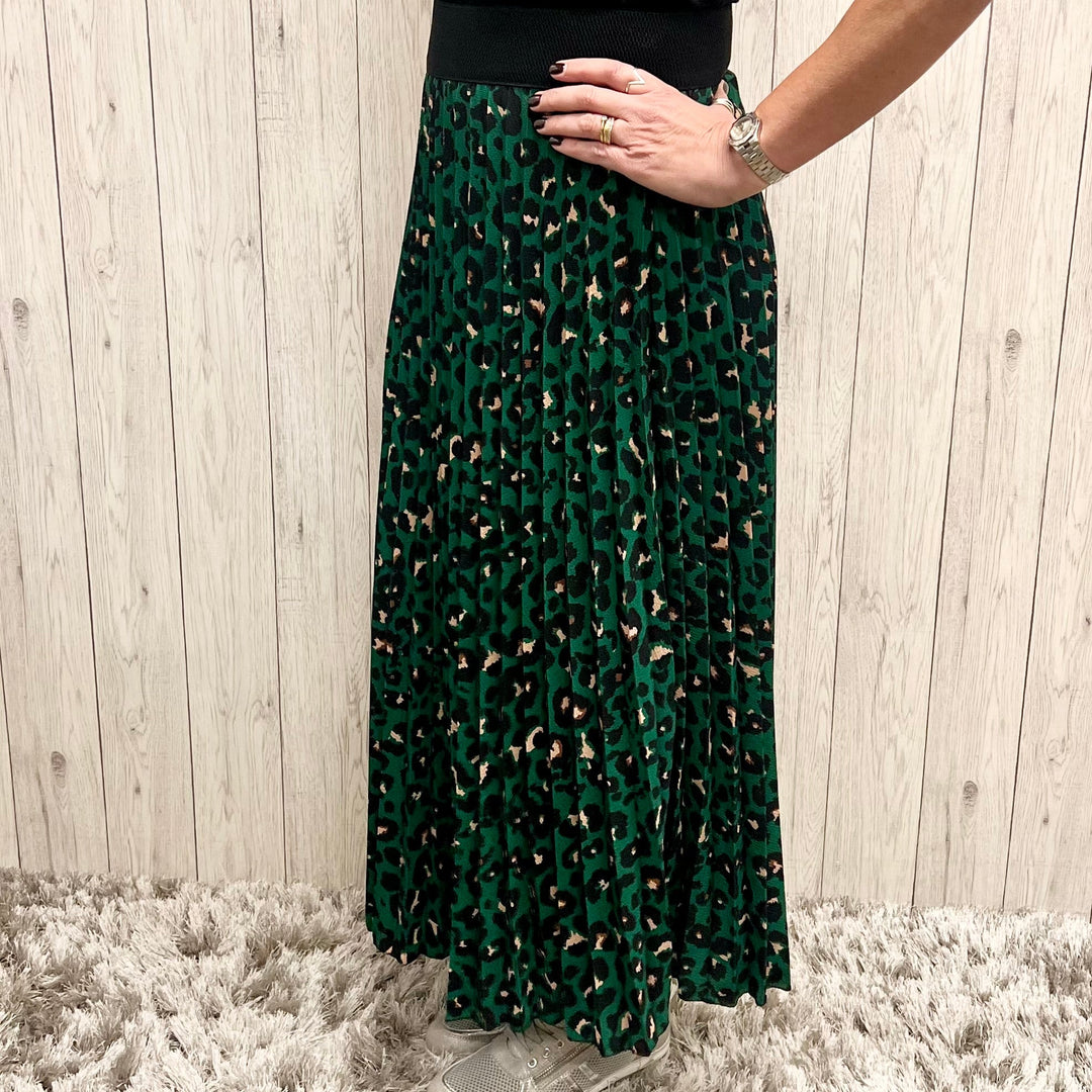 Made In Italy Ava Emerald Green Pleated Animal Print Skirt - Sugarplum Boutique