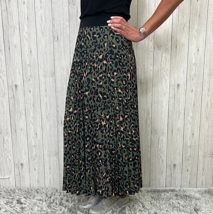 Made In Italy Ava Khaki Green Pleated Animal Print Skirt - Sugarplum Boutique
