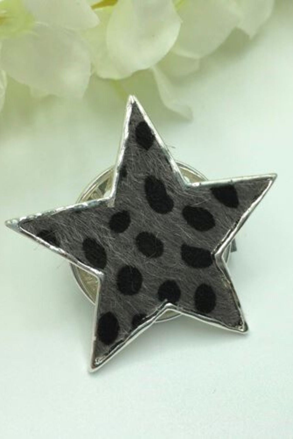 Magnetic Scarf Brooch Grey Animal Star - Sugarplum Boutique