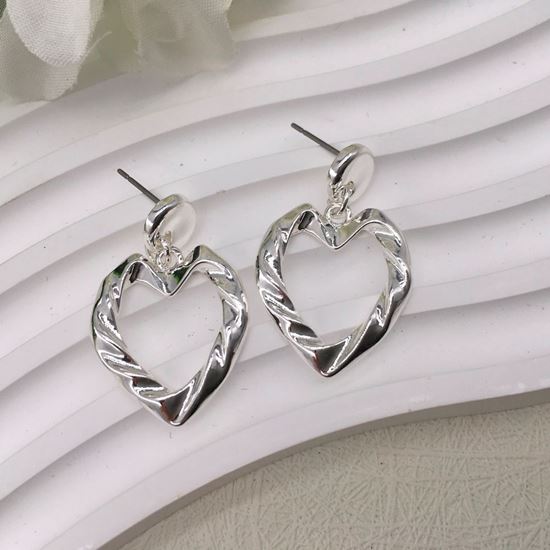 Olive Open Heart Ripple Drop Earrings - Sugarplum Boutique