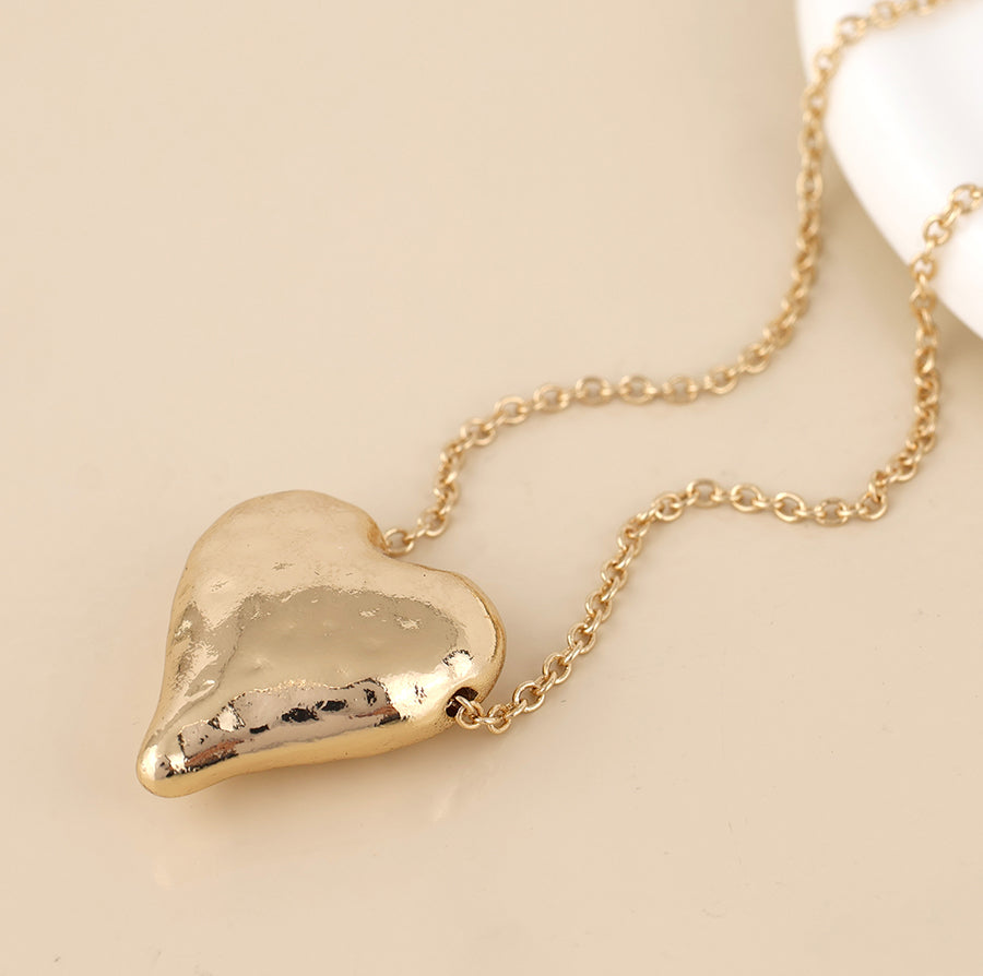 POM Elara Golden Worn Hammered Heart Short Necklace - Sugarplum Boutique