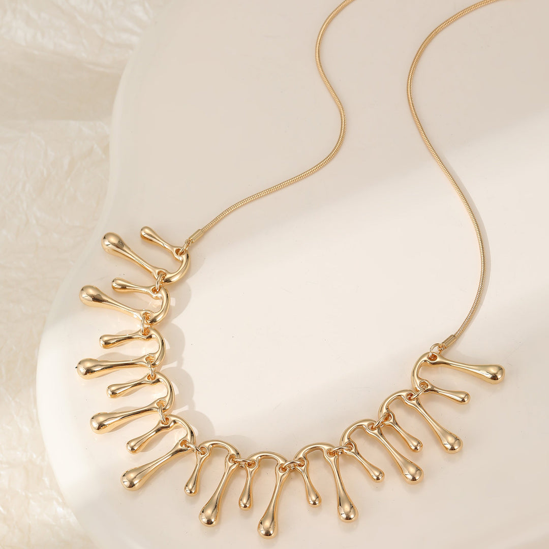Stanton Teardrop Gold Short Necklace - Sugarplum Boutique
