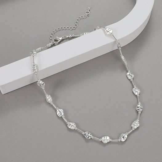 Becky Hammered Short Necklace Silver - Sugarplum Boutique